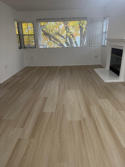 Living Are - New Hardwood floor - 2915 N Texas St