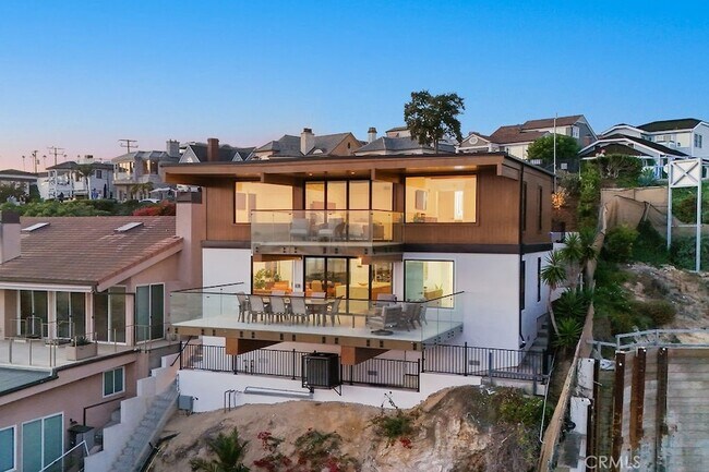 Building Photo - 3047 Ocean Blvd