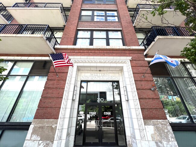 Building Photo - 210 S Desplaines St