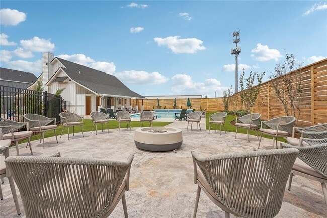 Building Photo - 6300 W Memorial Rd