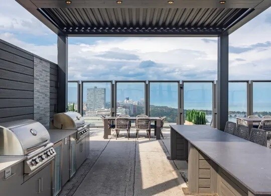 Building Photo - 530 W Hawthorne Pl