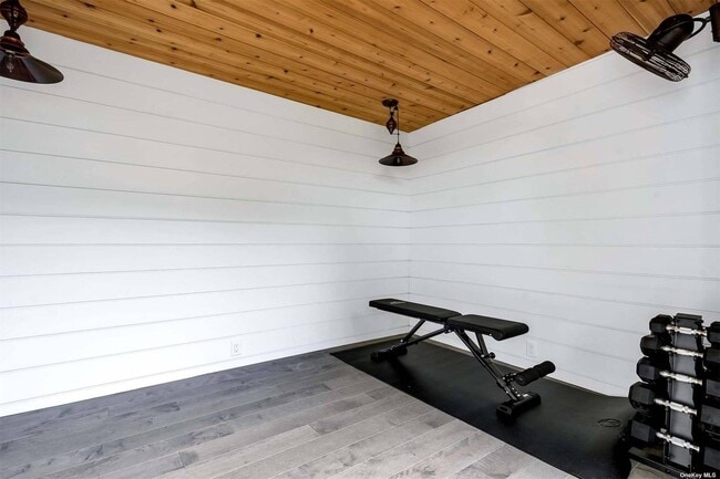 Building Photo - 7 Miller Ln W