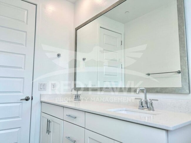 Building Photo - 4077 S Sabrina Dr