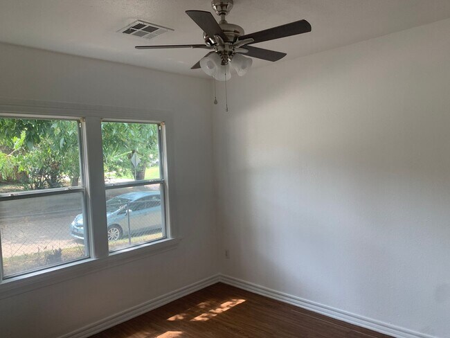 Building Photo - MAJOR PRICE DROP! Excellent home located in Kendall - Whittier!