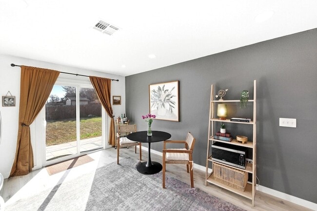 Building Photo - 5905 Los Dios Pl