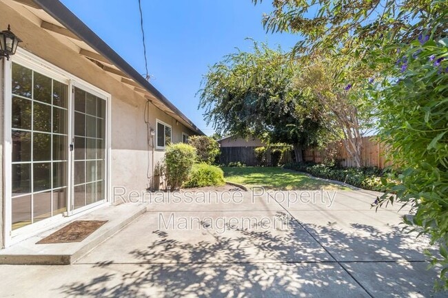 Building Photo - 5619 N El Dorado St