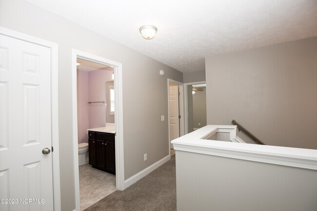 Building Photo - 111 Lightwater Dr