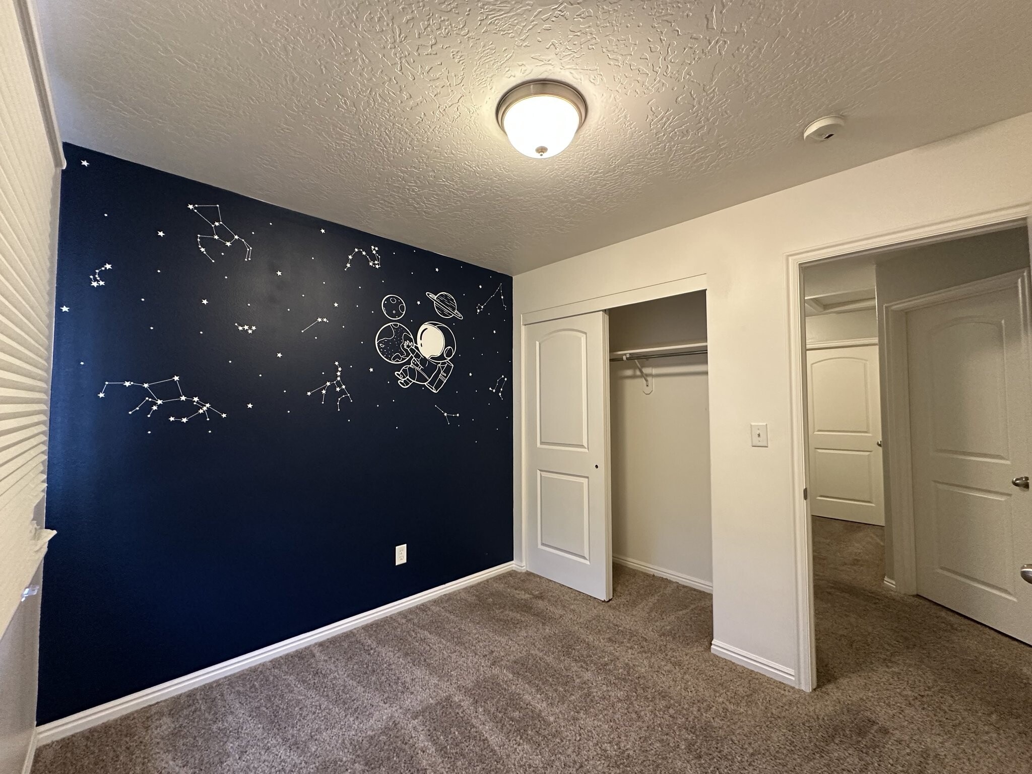 Building Photo - 775 Black Horse Dr