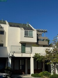 Building Photo - 40 Mozden Ln