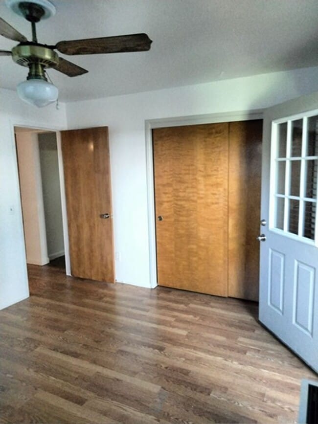 Building Photo - Charming 1 Bedroom/1 Bath Apartment