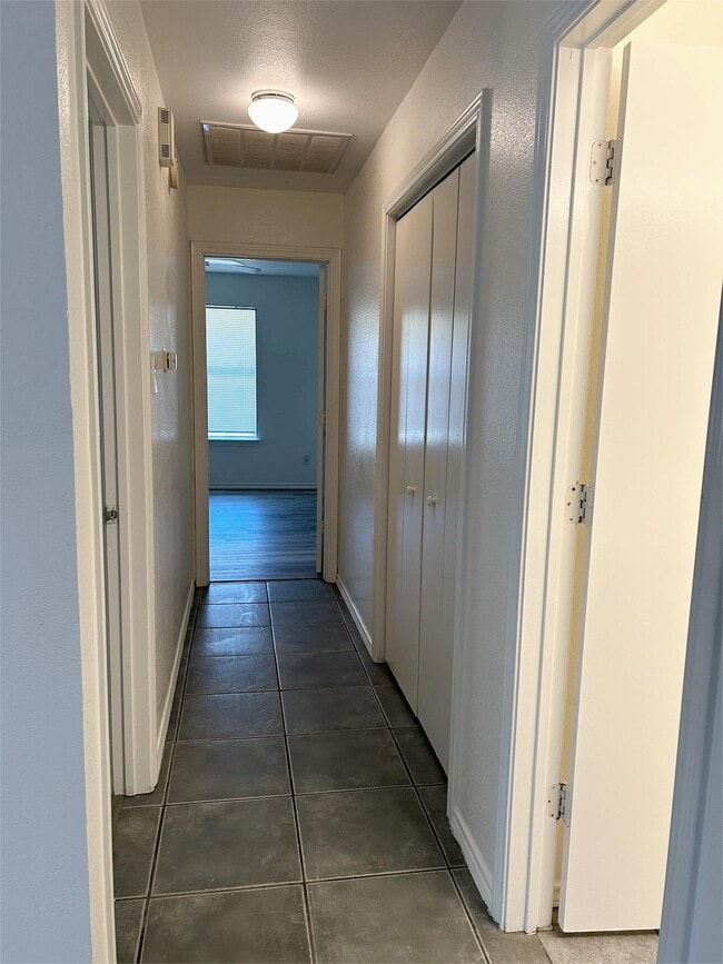 Building Photo - 3822 Stuart Rd