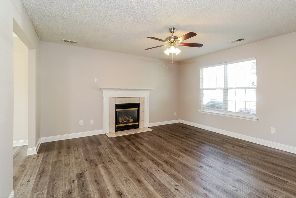 Building Photo - 916 Clover Gap Dr