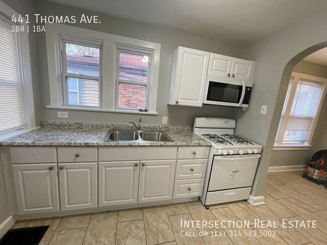 Building Photo - 441 Thomas Ave