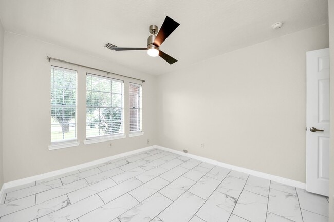 Building Photo - 5114 Santrey Dr