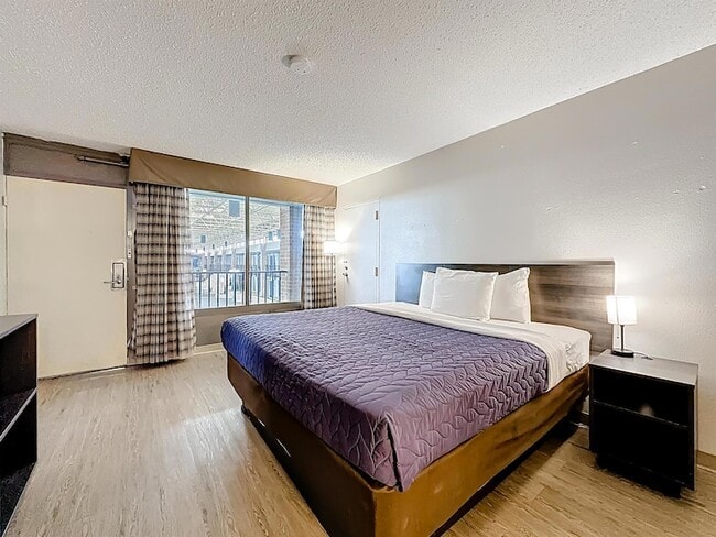 Building Photo - 910 Suemac Rd