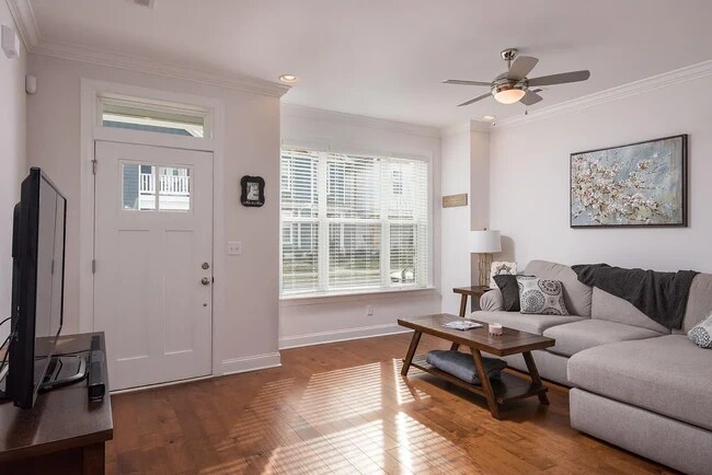 Building Photo - 1429 Park Ave