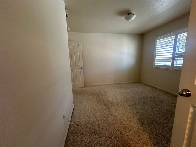 Building Photo - Welcome to this 5 Bedroom 3 Bath Home!