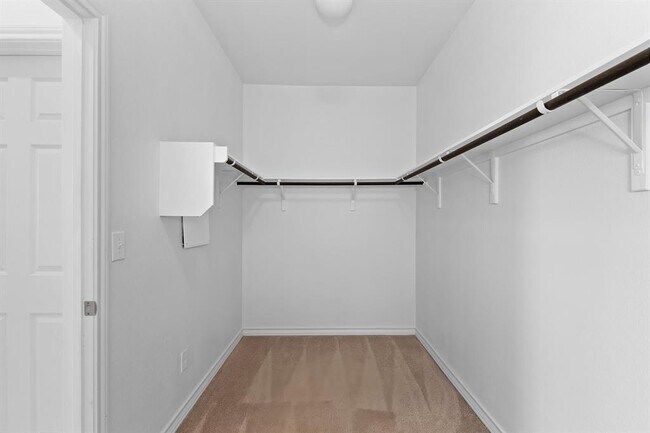 Building Photo - 208 Magna Ln