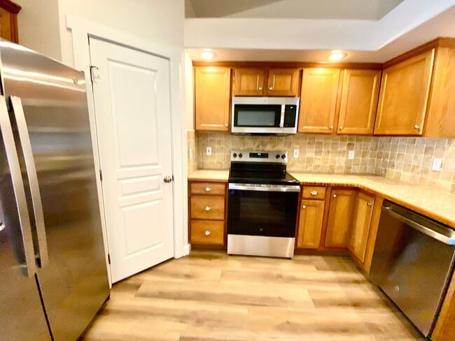 Building Photo - 4 bedroom PLUS office or 5th bedroom in NW Meridian Avail Mid August