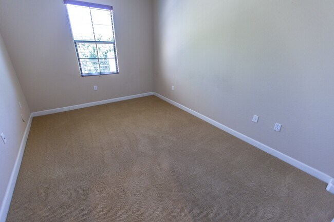 Building Photo - 4700 S Fulton Ranch Blvd