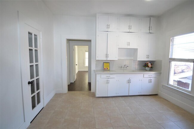 Building Photo - 1517 Bonnie Brae St
