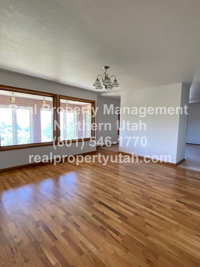 Building Photo - Beautiful Bountiful Home on the Bench Coming Soon!