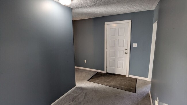 Building Photo - Welcome to this single-family home located...