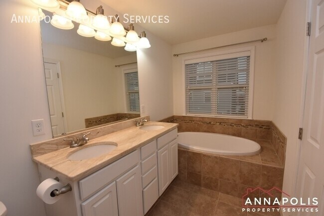 Building Photo - 102 Carraway Ln