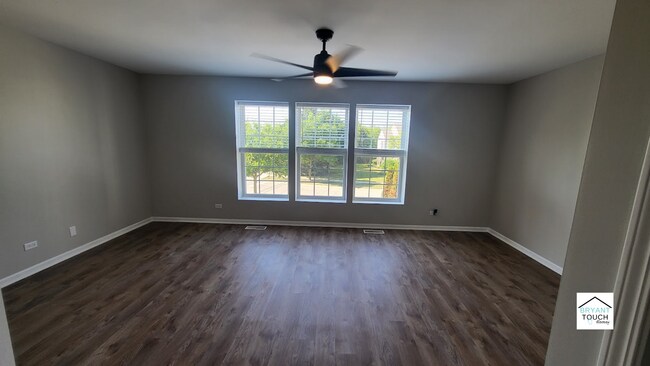 Building Photo - 187 W Buckingham Dr