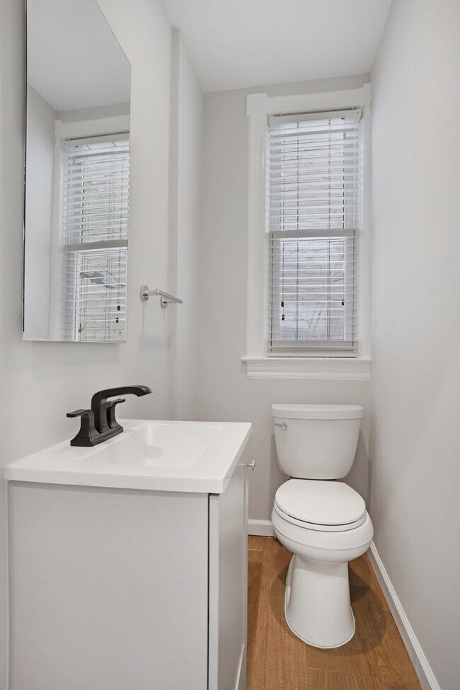 Building Photo - Charming Capitol Hill House| Don't miss the 3D-TOUR!