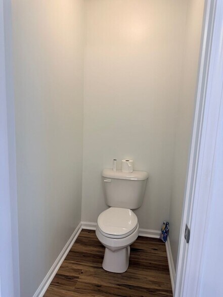 Building Photo - 5828 Bradshaw Ct