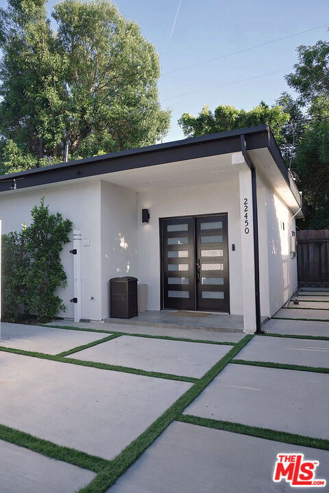 Building Photo - 22450 Dolorosa St