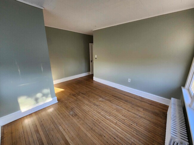 Building Photo - 2845 Aqueduct Rd