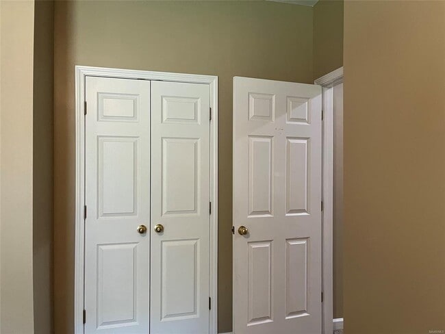 Building Photo - 1966 Chancellor Ridge Rd