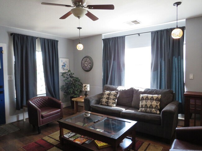 Building Photo - Furnished 2-Bedroom Home in the Historic Feldman Neighborhood – Central/University Area