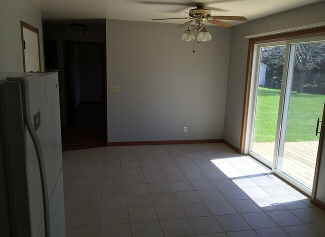 Building Photo - 4413 Menasha Ave
