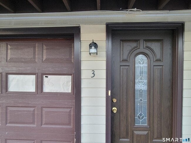 Building Photo - 8 Scuppo Rd