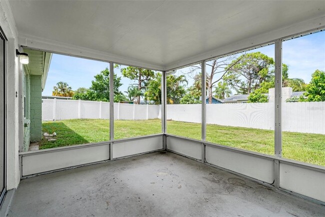 Building Photo - 10014 Sleepy Hollow Ln