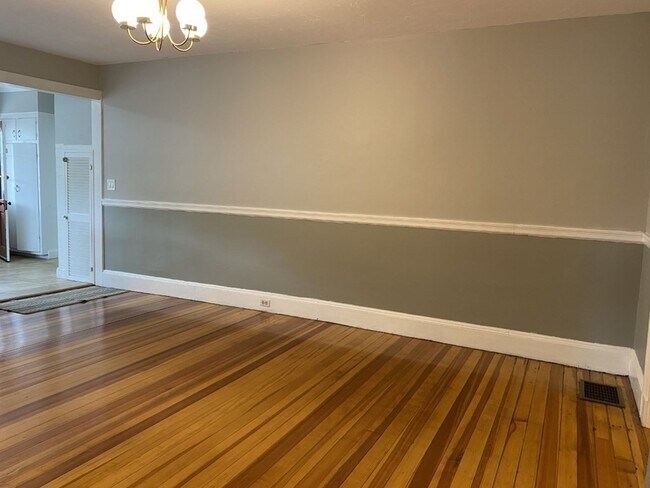 Building Photo - 60 Washington St