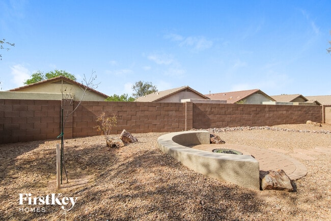Building Photo - 8229 N Sombrero Point Dr