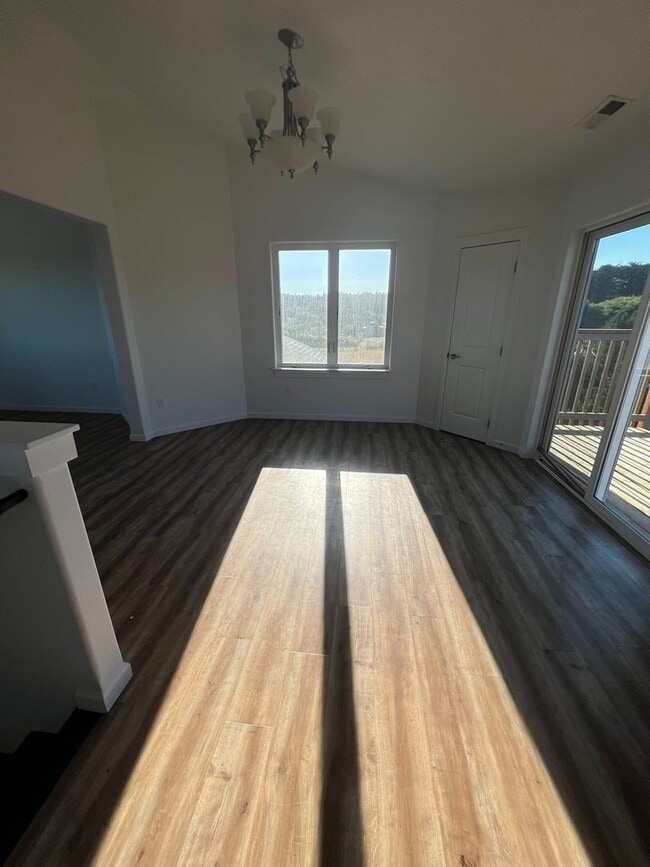 Building Photo - Beautiful 3 bedroom, 2 1/2 bath House with Ocean View!