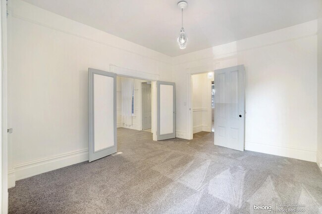 Building Photo - 1618 Grove St