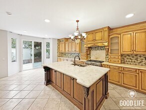 Building Photo - Price Reduced! Stunning Irvine 4BR Home – Private Yard & 2-Car Garage