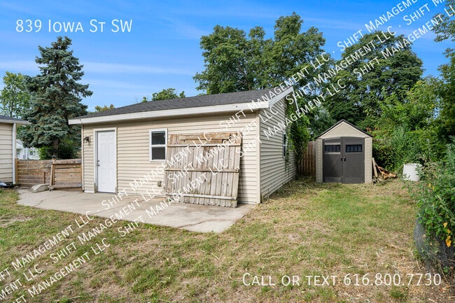 Building Photo - 839 Iowa St SW