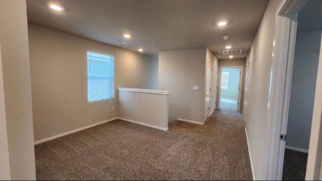 Building Photo - Townhome for Rent!