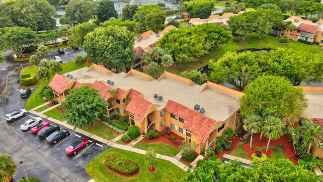 Building Photo - 11255 Green Lake Dr