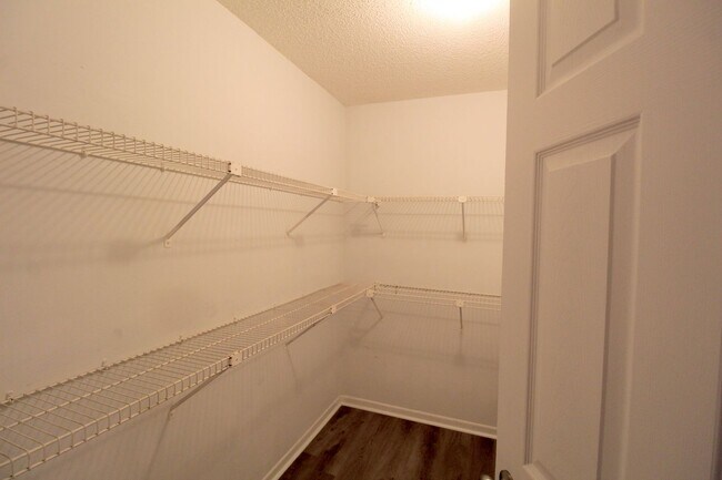 Building Photo - 1330 Hunters Rd