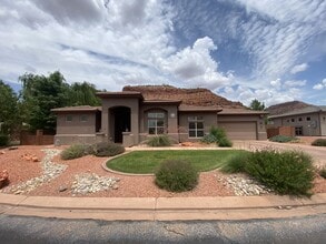 Building Photo - 463 Deadwood Dr