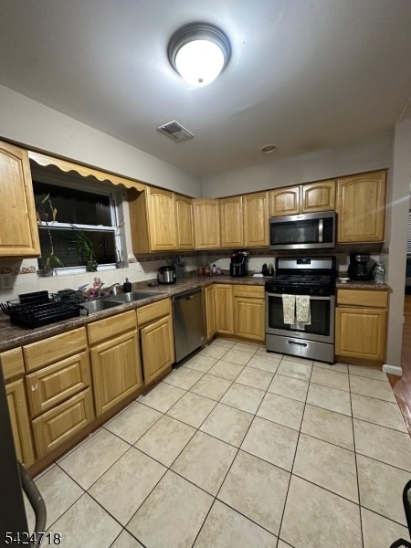 Building Photo - 550 Franklin St