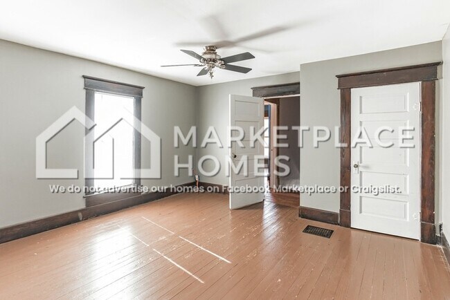 Building Photo - 5202 E State Rd 42